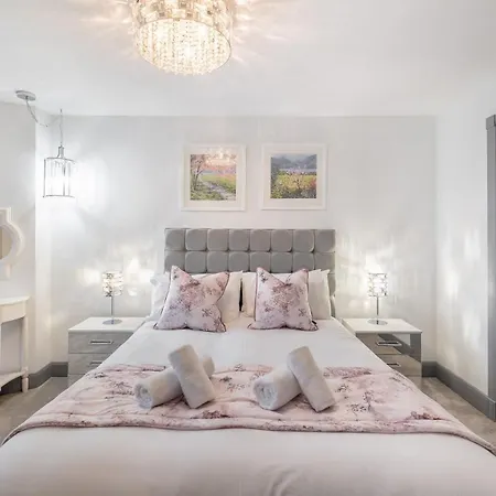 בית נופש 8 Bed In Windermere Oc-Lr103 ווינדרמר
