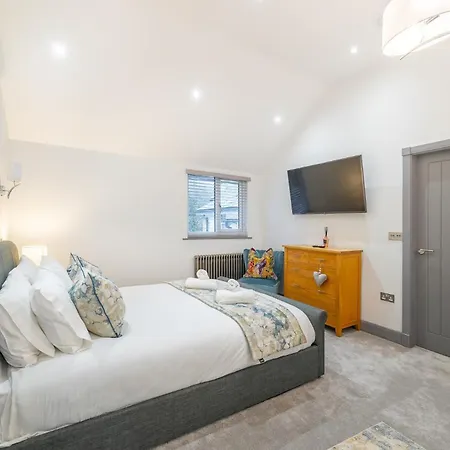 8 Bed In Oc-lr103 Windermere