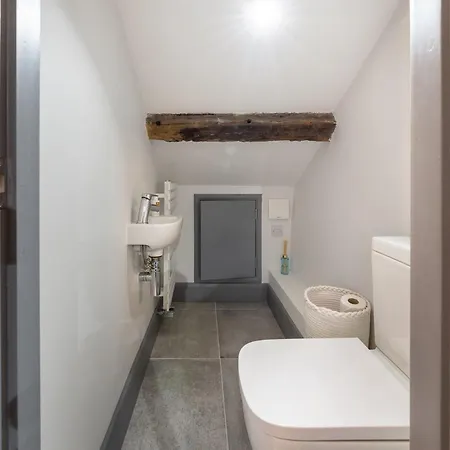 בית נופש 8 Bed In Windermere Oc-Lr103 ווינדרמר