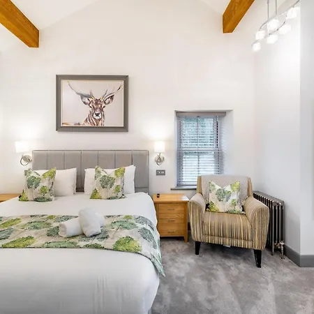 בית נופש 8 Bed In Windermere Oc-Lr103 ווינדרמר
