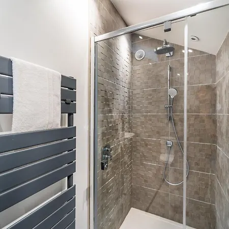 8 Bed In Windermere Oc-Lr103 ווינדרמר