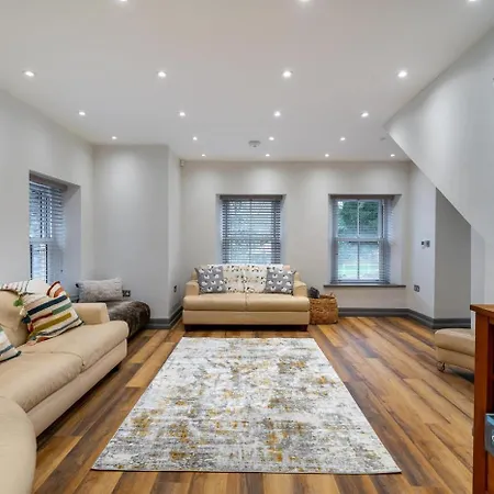 8 Bed In Oc-lr103