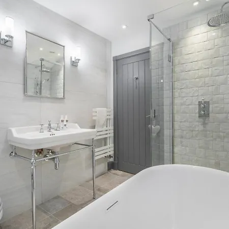 8 Bed In Oc-lr103
