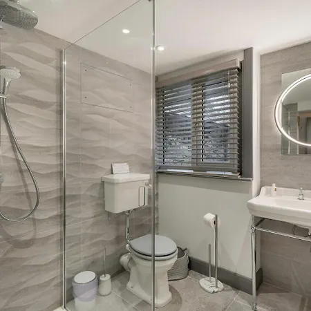 בית נופש 8 Bed In Oc-lr103 ווינדרמר