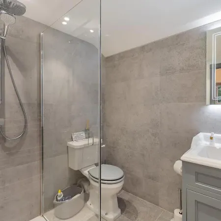 8 Bed In Oc-lr103 ווינדרמר